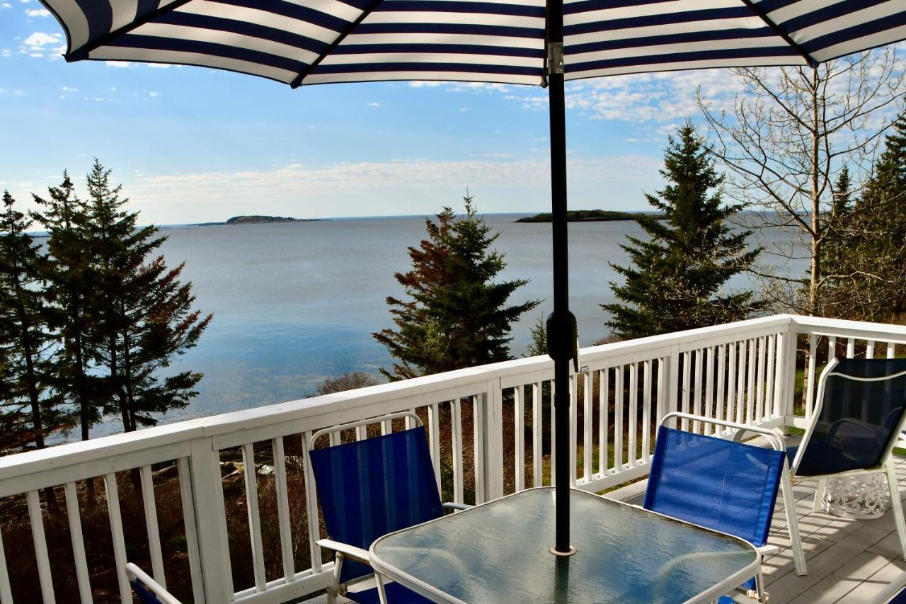 Betty'S Place - Cozy Ocean Front Getaway With Views Of Casco Bay Villa Harpswell Екстериор снимка