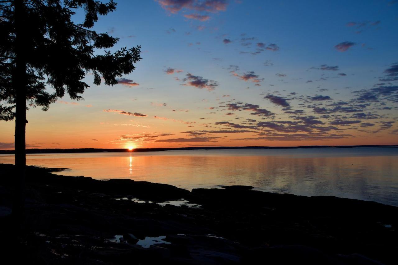 Betty'S Place - Cozy Ocean Front Getaway With Views Of Casco Bay Villa Harpswell Екстериор снимка