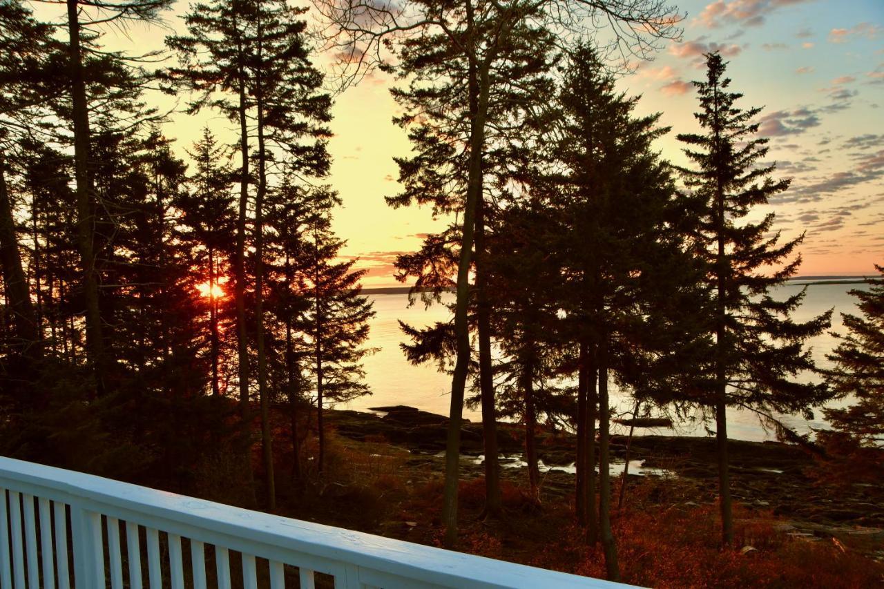 Betty'S Place - Cozy Ocean Front Getaway With Views Of Casco Bay Villa Harpswell Екстериор снимка